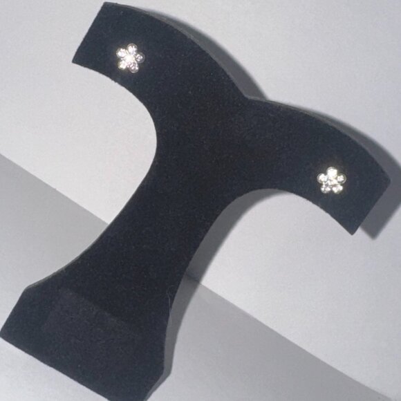 7mm Clear Flower Cz And Sterling Post Earrings - Picture 6 of 8